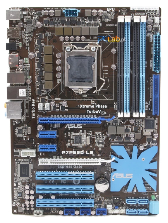 Dwa sloty PCI Express ×16 i dwa PCI Express ×1