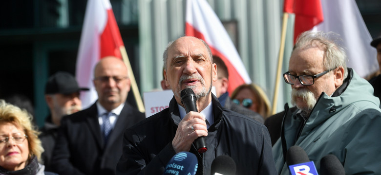 Antoni Macierewicz może mieć duże problemy. MON przygotował specjalny wniosek