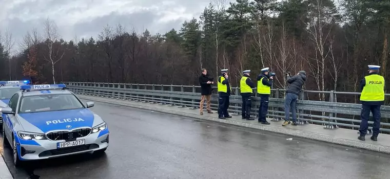 Policjanci coraz częściej zatrzymują się na wiaduktach. To przez niedawno wprowadzone przepisy