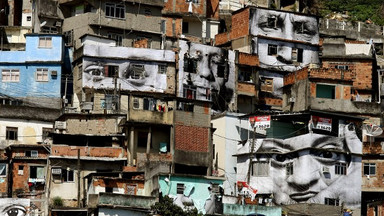 Jak wygląda życie w fawelach Brazylii? Czy nastanie moda na slumsy i co zmieni Mundial 2014?
