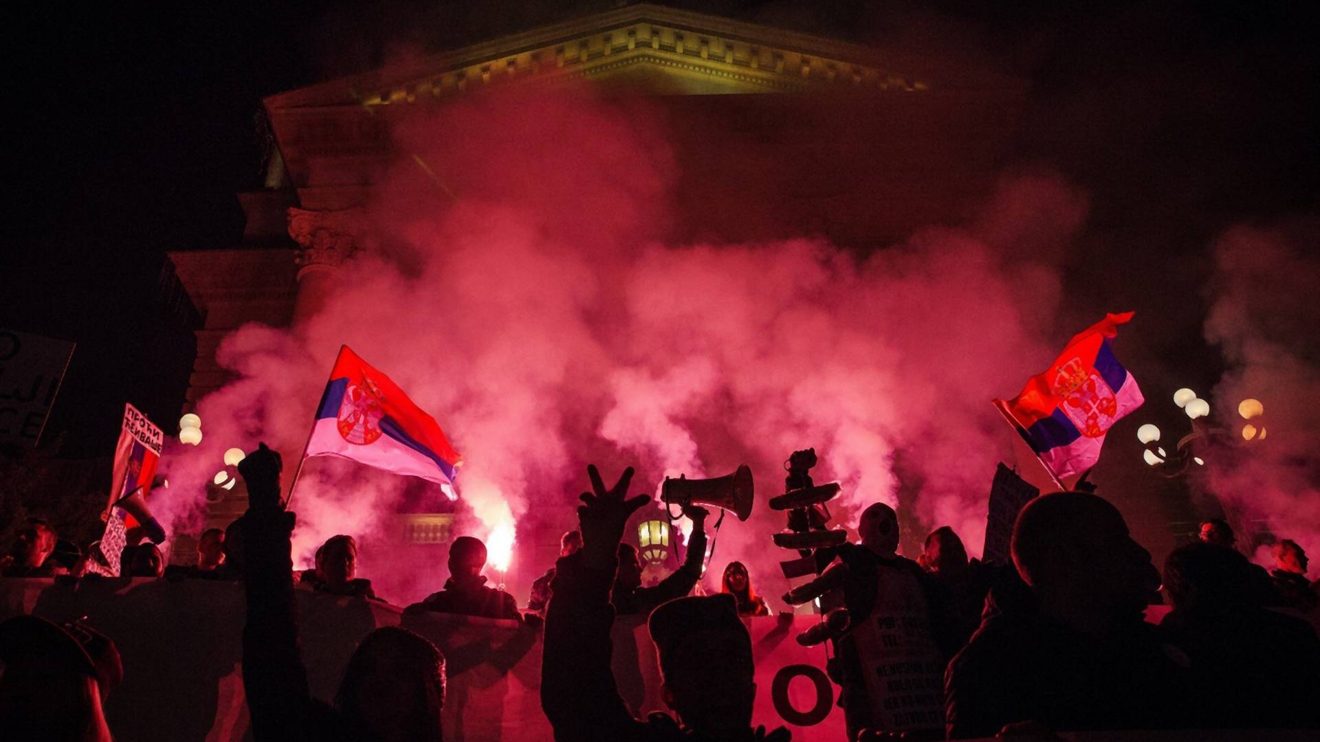 Car koji je poneo vodokotlić na protest u Beogradu je apsolutni pobednik dana