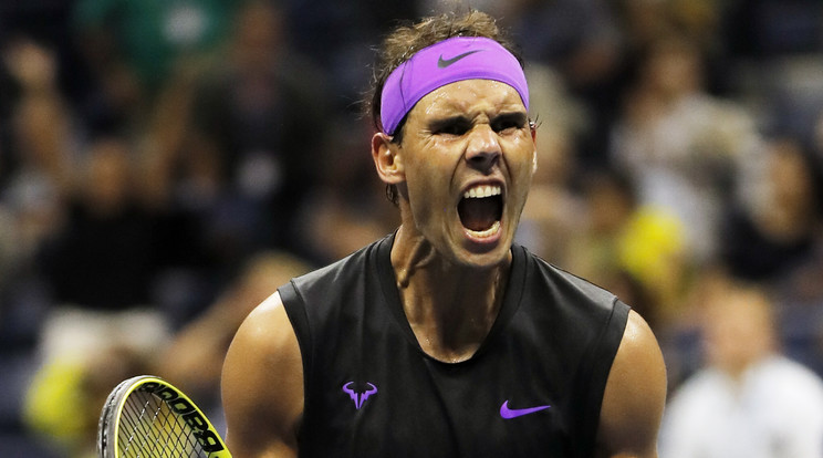 Rafael Nadal sérülten teniszezett, de így is bejutott az elődöntőbe /Fotó: MTI - EPA - Jason Szenes
