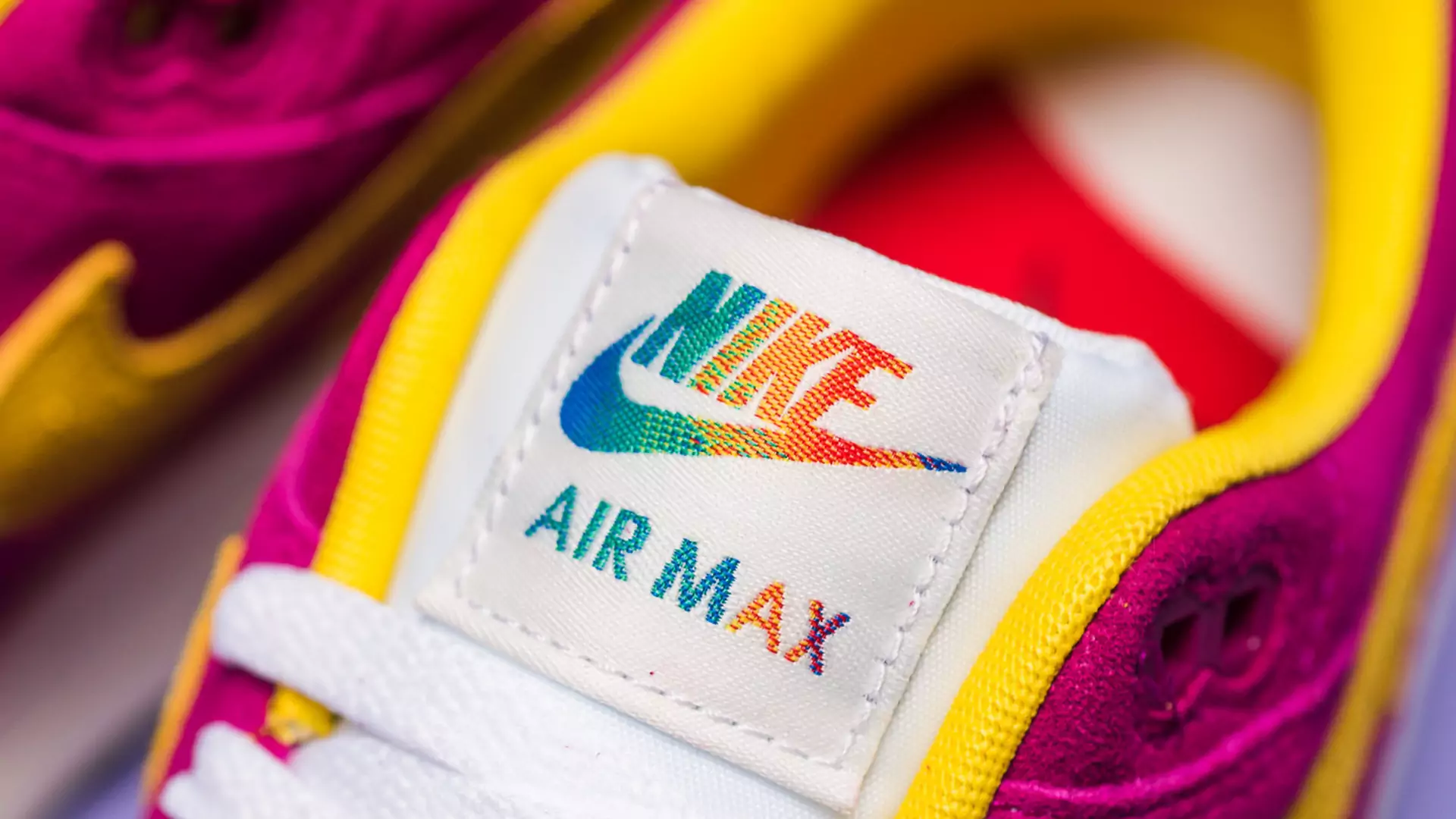 Nike zaczyna wypuszczać urodzinowe Air Maxy. Pierwsze sneakersy trafiły do sklepów
