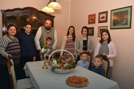 Krulj sa suprugom i decom