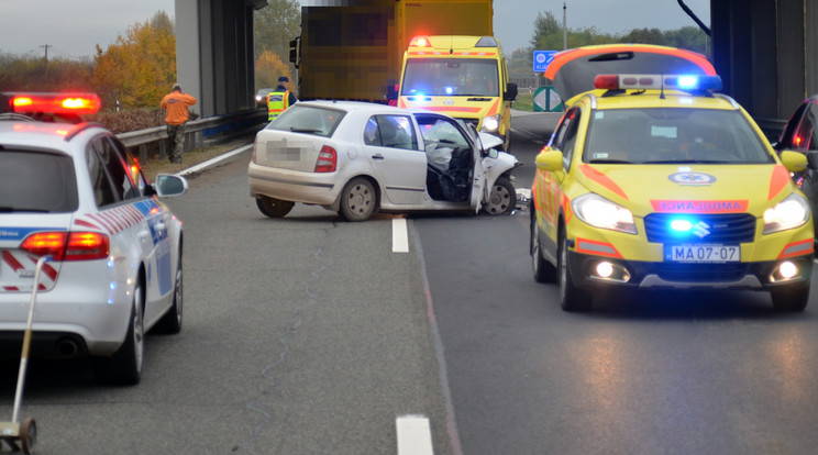 Teljes káoszt okozott a tragédia / Fotó: police.hu