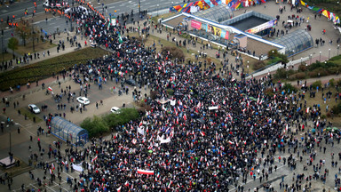 Demonstracje przeciwników i zwolenników przyjęcia imigrantów w Warszawie