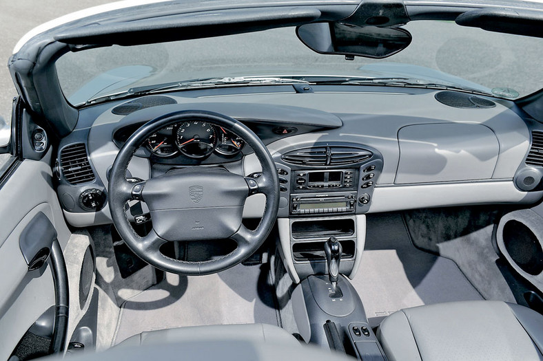 Mercedes SLK kontra Porsche Boxster - hełm czy może kaptur