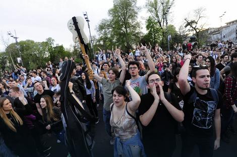 Protest ispred skupštine u Beogradu