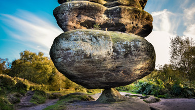 Najciekawsze na świecie balansujące skały