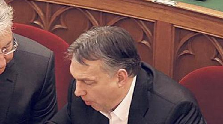 Nem büntetik Orbánt a csokiért