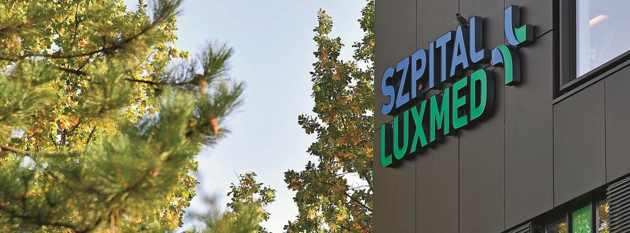 1. LuxMed. 2091 mln zł przychodów miał LuxMed w 2020 roku. To sprawia, że całkowicie dystansuje nawet najmocniejszych konkurentów.