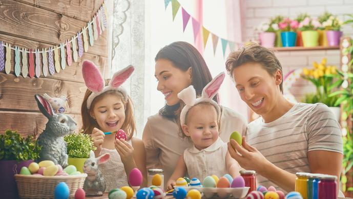 Ön tudja, hogy mit jelentenek a húsvét színei? Miért piros a tojás és sárga a virágdísz?