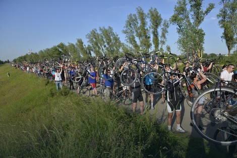 Preko pet stotina biciklista okupilo se na Savskom nasipu