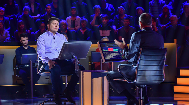 Szolnoky Kornél (balra) remekül menetelt, a 15 milliós kérdésnél állt meg, és jól döntött, mert játékon kívül hibásan tippelt /Fotó: TV2