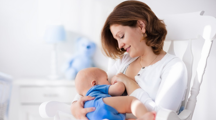 Nemcsak a 
kicsik egészségét védi 
hosszú távon 
a szoptatás, 
de az édesanyákét is /Fotó: Shutterstock