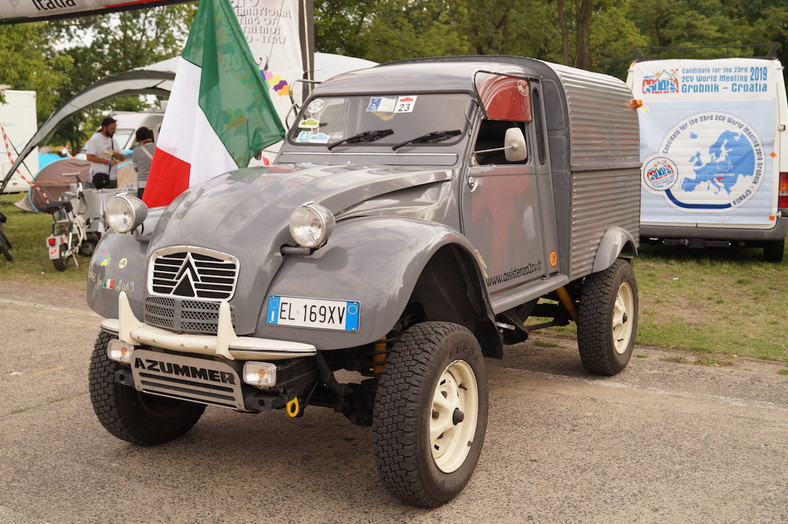 21. Światowy Zlot Miłośników Citroëna 2CV w Toruniu