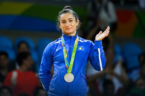  SLAVIT ĆE SE DO DUGO U NOĆ Kosovo osvojilo prvu olimpijsku zlatnu medalju u povijesti!  - Page 4 TsxktkqTURBXy85Yzg0YmI3NzU0YWFlYzRkYjJjZjg5OTAzYmM3NGI1ZS5qcGVnk5UCzQMUAMLDlQLNAdYAwsOVB9kyL3B1bHNjbXMvTURBXy8xZDc0Y2I0MTcwNTk1MDQzNjYyOWNhYmQ2MDZmNTBmNi5wbmcHwgA