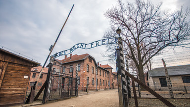 Skandaliczne zachowanie turystki w Auschwitz. Została ukarana