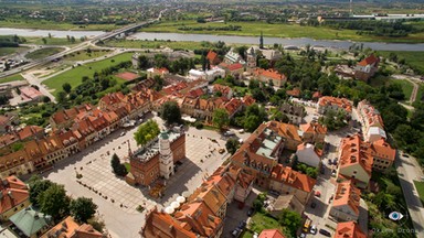 Latający z dronami