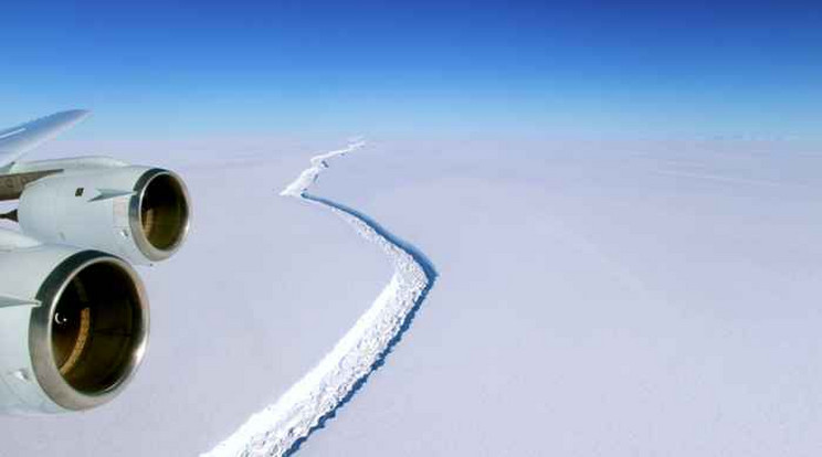 Repedés az Antarktiszon/ Fotó: NASA