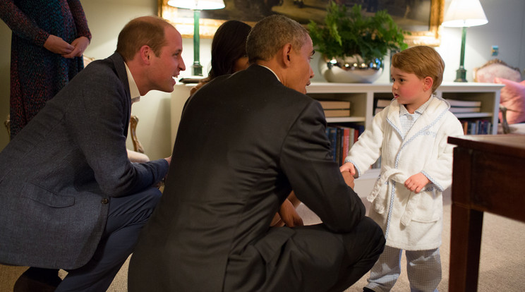 György herceg pizsamában és köpenyben fogadta Obamát / Fotó: AFP