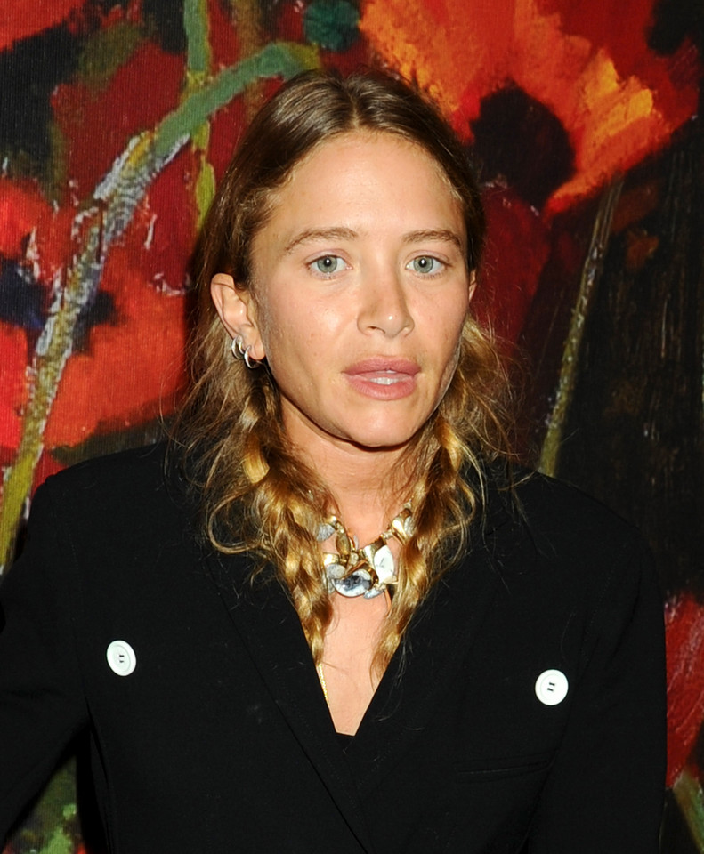 Mary-Kate Olsen i Olivier Sarkozy na Take Home A Nude Art party