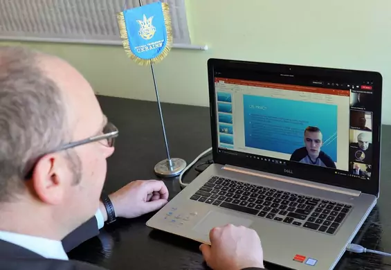 Obronił pracę magisterską online. Jego miasteczko w Ukrainie jest pod obstrzałem