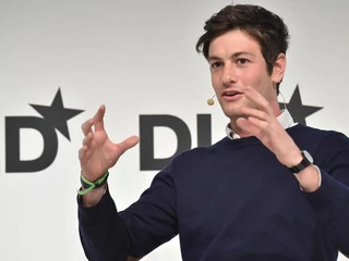 Josh Kushner miał nosa – w odpowiednim czasie wsparł najlepsze start-upy dekady. Na jego liście są m.in. Twitch, Spotify, Stripe, Slack czy Instagram. Osobiście współtworzył pięć firm – nie tylko Thrive i Oscar, ale też Maple (internetowa platforma do zamawiania posiłków), Capsule (cyfrowa apteka) i Cedar (platforma do rozliczania pacjentów).