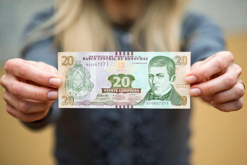 lempira, banknot z Hondurasu produkowany w Polsce przez PWPW
