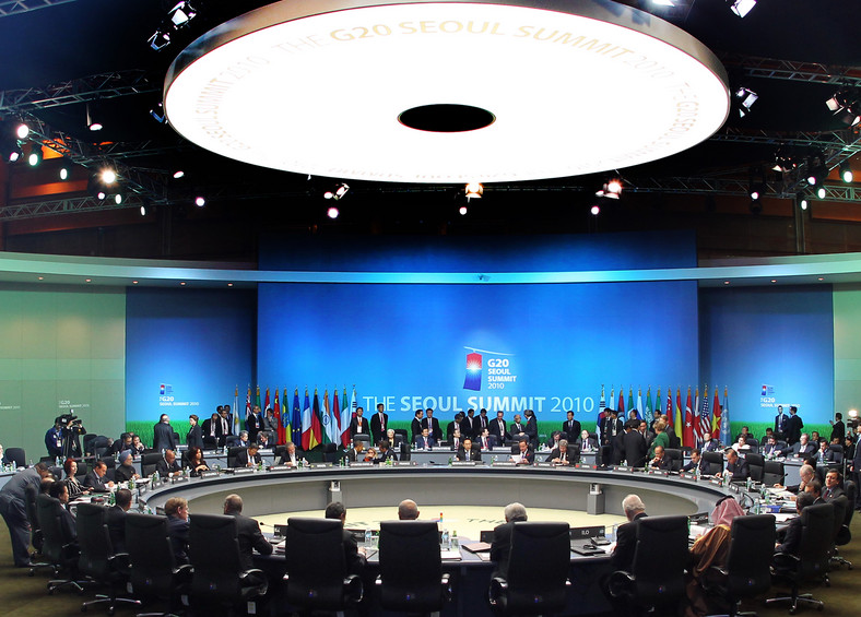 Liderzy państw grupy G20 na szczycie w Seulu w 2010 roku. źródło: Yonhap News via Bloomberg