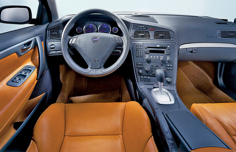 Volvo S60 R lata produkcji 2004-07, cena od 22 500 zł