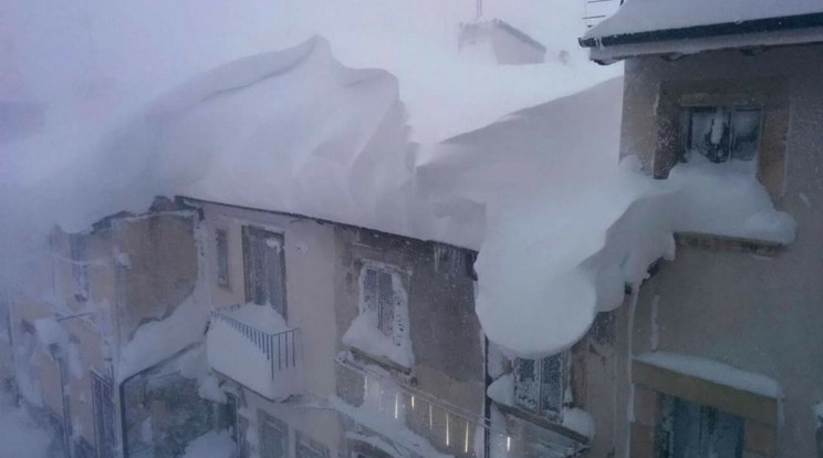 Hatalmas mennyiségű hó zúdult le a régióban /Fotó: Twitter - 3B Meteo