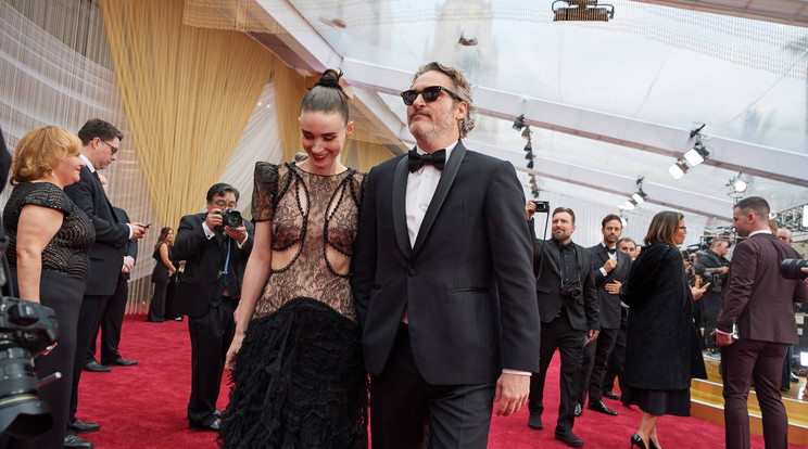 Joaquin Phoenix mennyasszonya, Rooney Mara a második gyereküket várja / Fotó: Northfoto