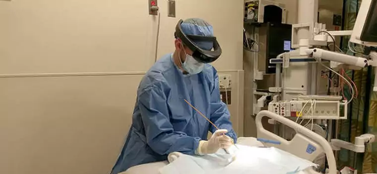 Neurochirurdzy interesują się okularami HoloLens