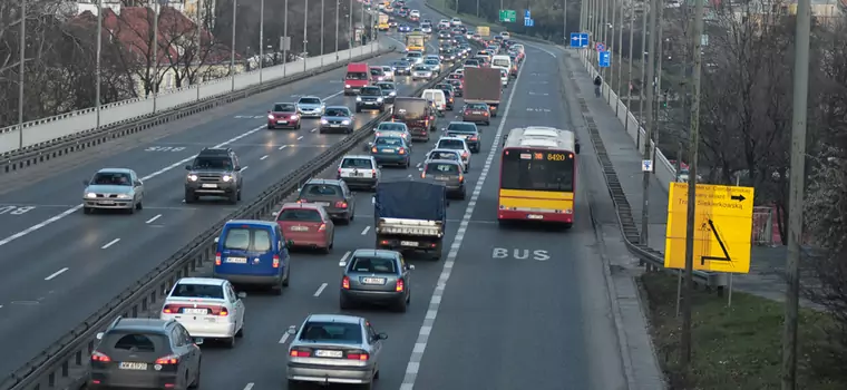 Gigantyczne korki na Puławskiej w Warszawie. Mieszkańcy protestują