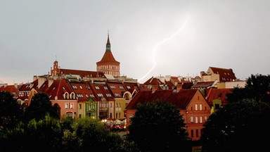 Jak obliczyć, jak daleko jest burza? Jest na to prosty sposób