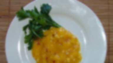 Mangowo-cebulowy sos do ryb