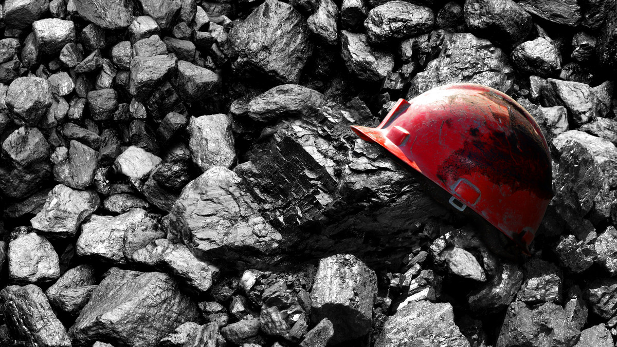 Nie żyje górnik, który w czasie prowadzenia prac remontowych wpadł do szybu. Do tragedii doszło dziś nad ranem w kopalni Wujek Ruch Śląsk. Dokładne okoliczności śmiertelnego wypadku nie są wciąż znane.
