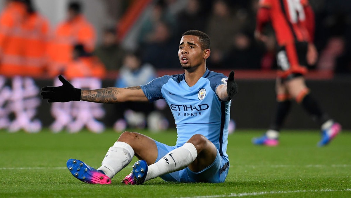 Gabriel Jesus to jeden z większych pechowców w Premier League. Po świetnym początku w Manchesterze City zdawało się, że oto objawiła się nowa gwiazda futbolu, ale Brazylijczyk szybko złapał kontuzję i teraz czego go dłuższa przerwa od piłki. Na szczęście w rehabilitacji pomaga mu technika.