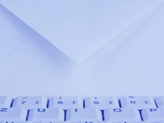 E-mail niekiedy wystarczy w kontaktach z bankiem - orzekł Sąd Najwyższy