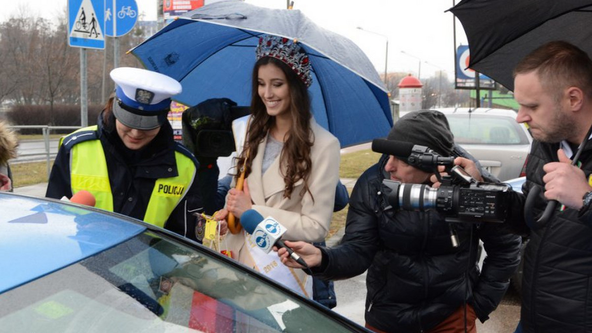 Najpiękniejsza Polka w patrolu mazowieckiej drogówki