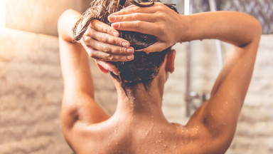 Jak często myjesz włosy? Niektórzy się nie ucieszą