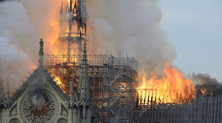 Brutális, ahogy égett, ma délelőtt pedig ilyen a Notre-Dame. Fotó: Getty Images, Puzzlepőix