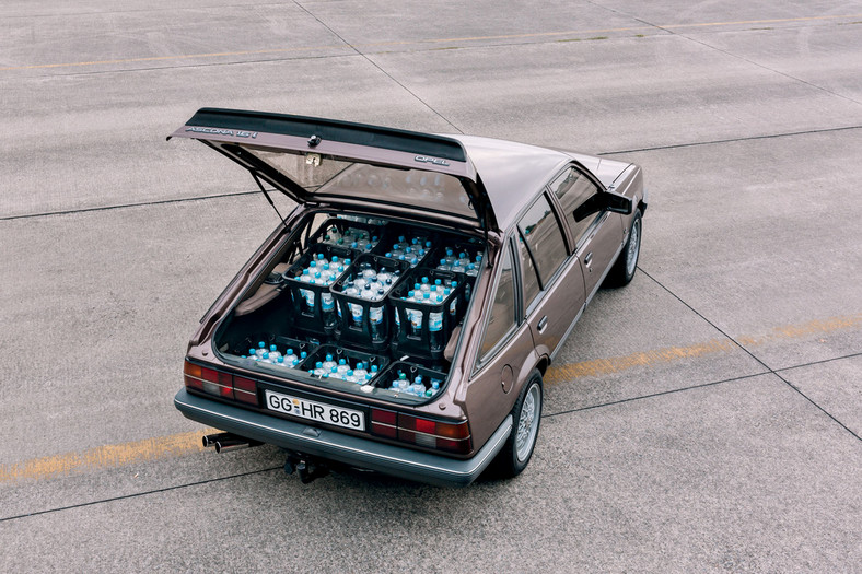 Opel Ascona 1.6i - wyzywająco pochylona