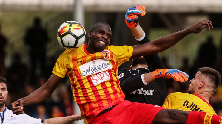 Check T. Diabate, a Benevento Calcio futballistája /Fotó: AFP