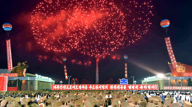 Hatalmas ünnepséget tartottak a hidrogénbomba-kísérlet sikere után / Fotó: AFP