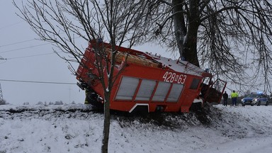 Dwóch strażaków trafiło do szpitala. Jeden z nich nagle zniknął