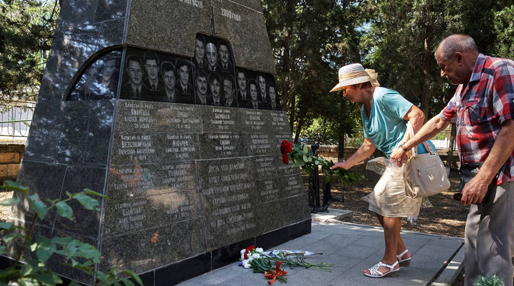 A K-141 Kurszk atomtengeralattjáró áldozatainak emlékműve Szevasztopolban / Fotó: AFP