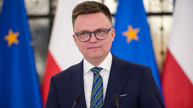 Orędzie marszałka Szymona Hołowni. Zapowiedział, co zrobi z flagą z dachu Sejmu