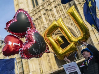 Brexit coraz bliżej. Tymczasem zwolennicy pozostania w UE nie ustępują.